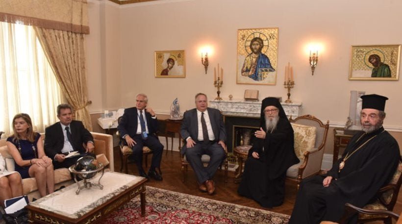 Με τον Αρχιεπίσκοπο Αμερικής Δημήτριο συναντήθηκε ο Νίκος Κοτζιάς – Τι είπε όταν συνάντησε τη Λαγκάρντ